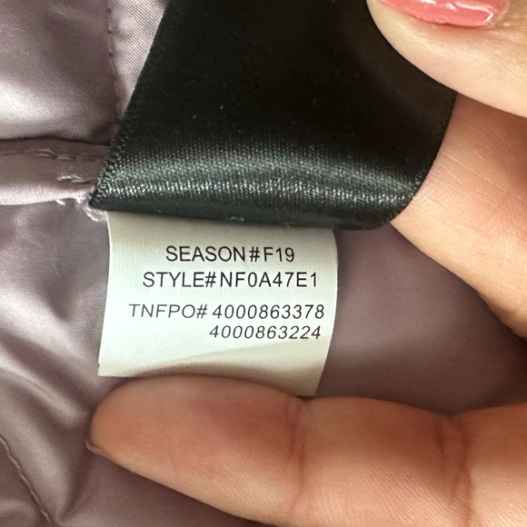 North Face - Roxborough Vest NEVER USED - Picture 7 of 9